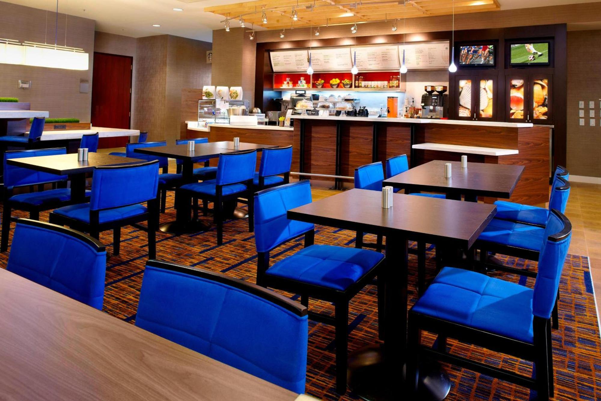 Courtyard Tampa Oldsmar Hotel Bagian luar foto