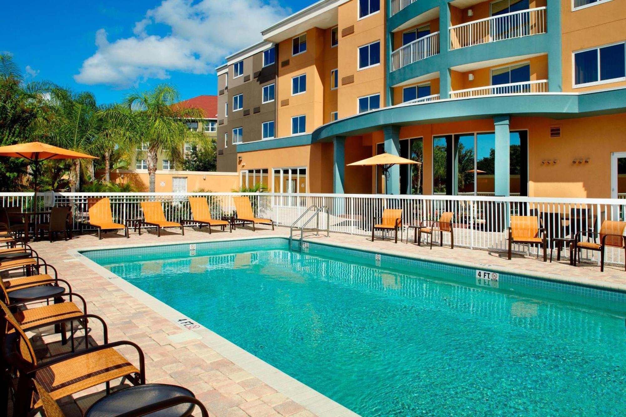 Courtyard Tampa Oldsmar Hotel Bagian luar foto