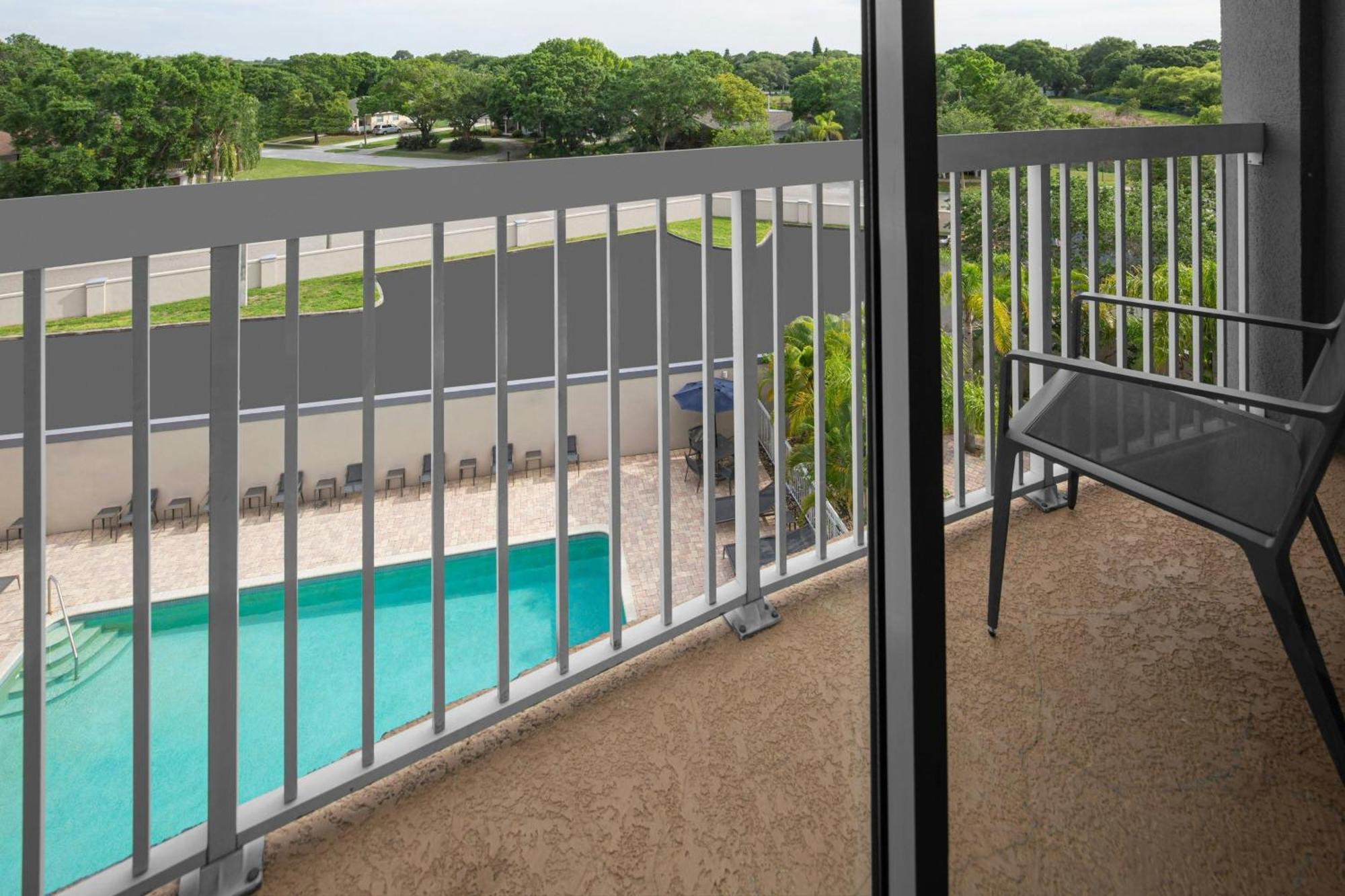 Courtyard Tampa Oldsmar Hotel Bagian luar foto