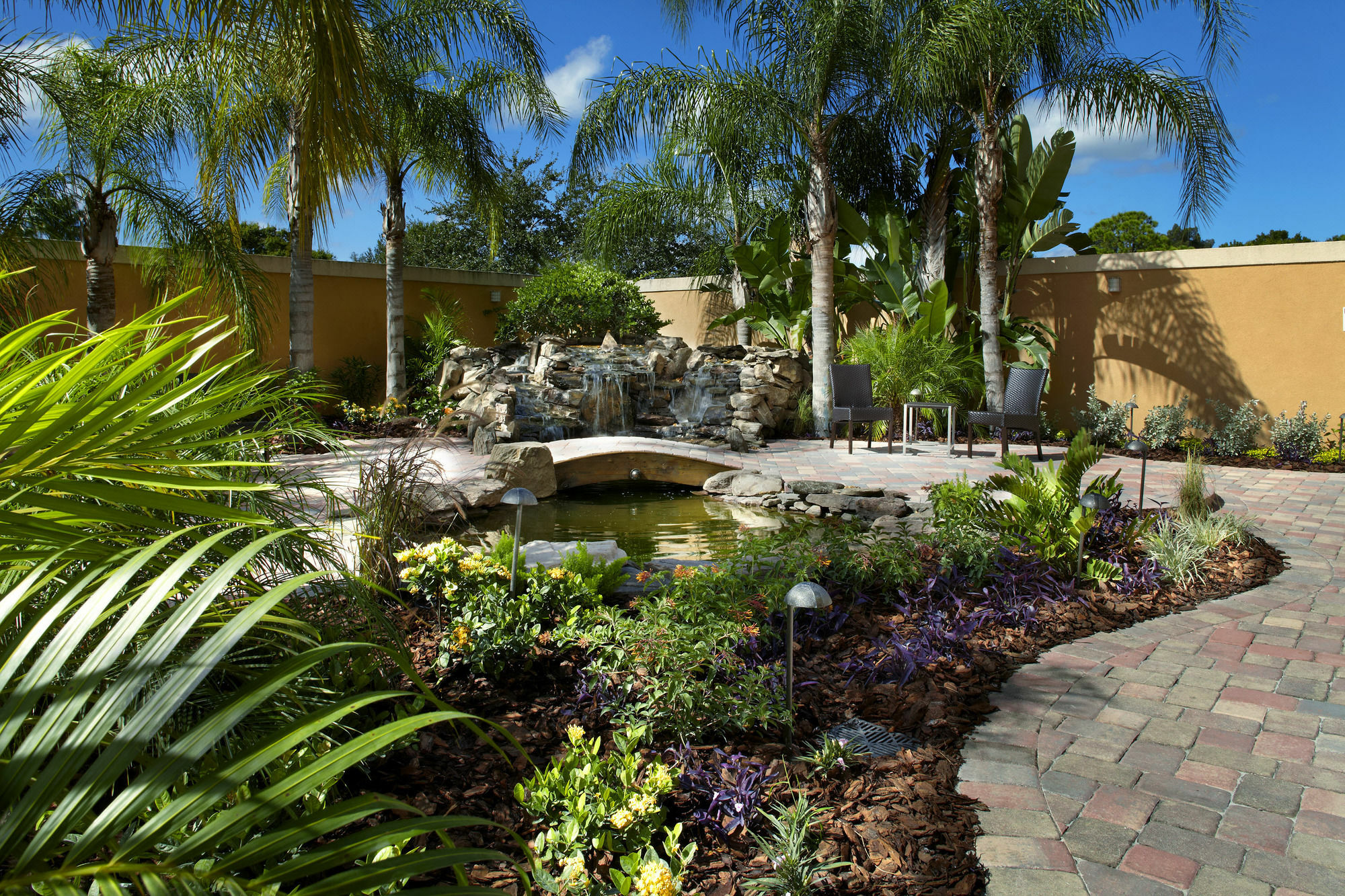 Courtyard Tampa Oldsmar Hotel Bagian luar foto