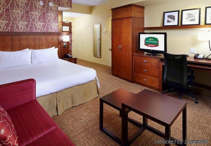 Courtyard Tampa Oldsmar Hotel Bagian luar foto